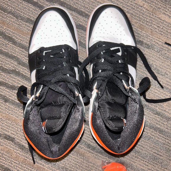 Air Jordan 1 Electro Orange | size 8 women's or 6.5 men's - Picture 2 of 6